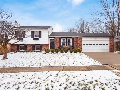 3691 Cannongate Dr, Columbus, OH 43228