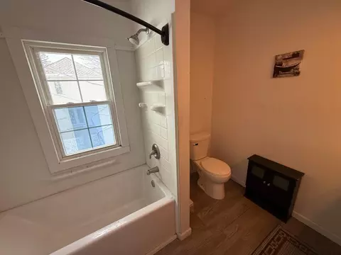 Bath - 515 E Chestnut St, Lancaster, OH 43130 photo 2 of 3