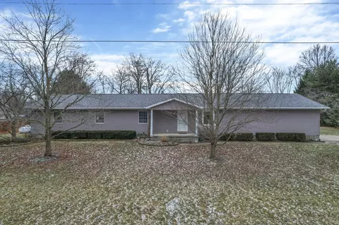 29 1st Ave SW, Pataskala, OH 43062