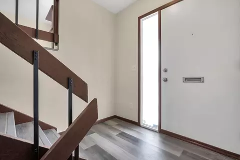 Entry Way - 2153 Olympic St, Springfield, OH 45503 photo 2 of 2