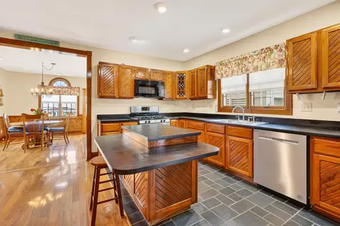 Kitchen - 152 E South St, Jackson, OH 45640 photo 4 of 5