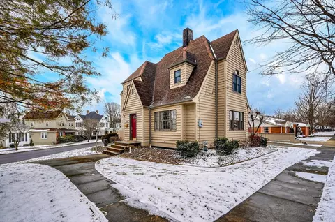 Exterior - 152 E South St, Jackson, OH 45640 photo 6 of 9
