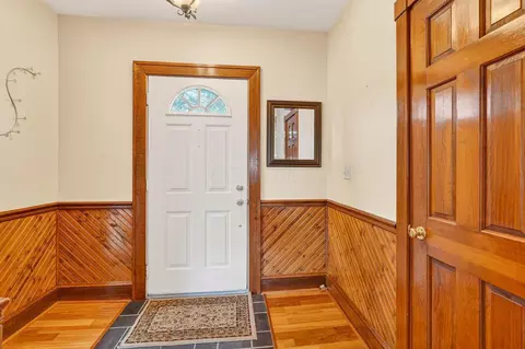Entry Way - 152 E South St, Jackson, OH 45640 photo 2 of 3