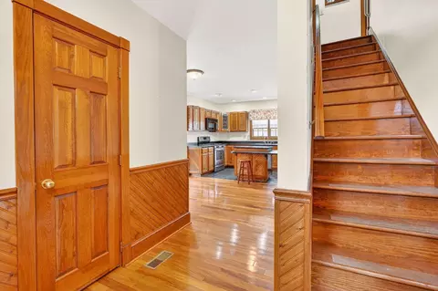 Entry Way - 152 E South St, Jackson, OH 45640 photo 3 of 3