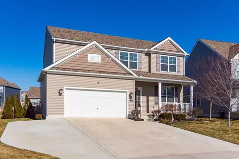 160 Chestnut Commons Dr, Commercial Point, OH 43116