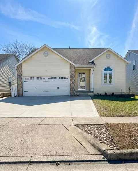 449 Dover Pond Dr, Blacklick, OH 43004