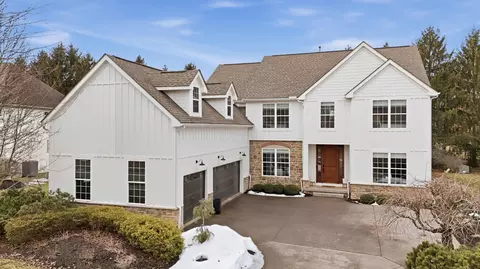 3085 Mccammon Chase Dr, Lewis Center, OH 43035