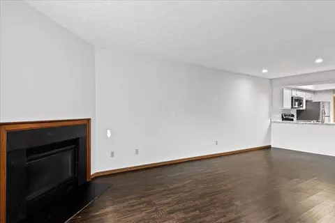 Living - 6418 Reflections Dr #A, Dublin, OH 43017 photo 3 of 3