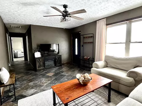 Living - 1454 Erwin Rd, Jackson, OH 45640 photo 2 of 3
