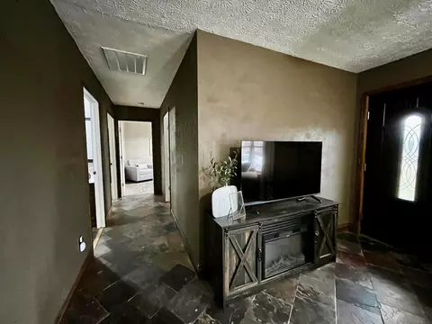 Entry Way - 1454 Erwin Rd, Jackson, OH 45640 photo 2 of 2