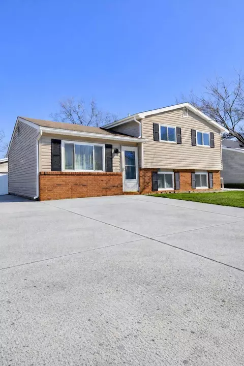3516 Meadow Valley St, Columbus, OH 43207