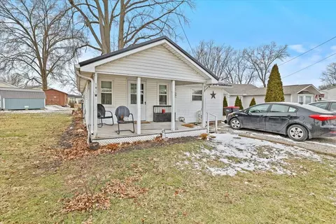 101 W 1st Ave, Hebron, OH 43025