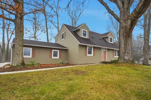 658 Knoll Dr, Granville, OH 43023