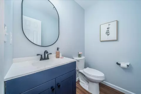Bath - 446 E Franklin St, Circleville, OH 43113 photo 1 of 3