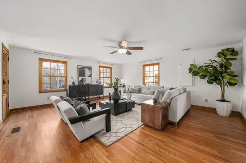 2731 E Broad St, Columbus, OH 43209 photo 11