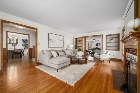 2731 E Broad St, Columbus, OH 43209 photo 6