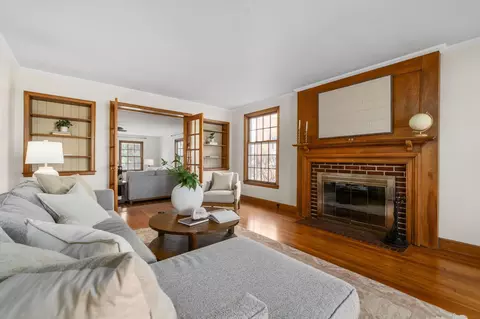 2731 E Broad St, Columbus, OH 43209 photo 5