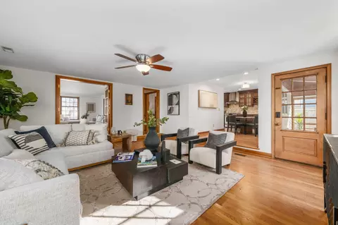 2731 E Broad St, Columbus, OH 43209 photo 14