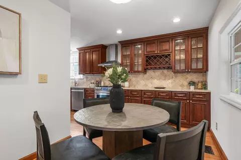 2731 E Broad St, Columbus, OH 43209 photo 17