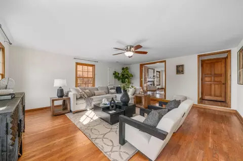 2731 E Broad St, Columbus, OH 43209 photo 13