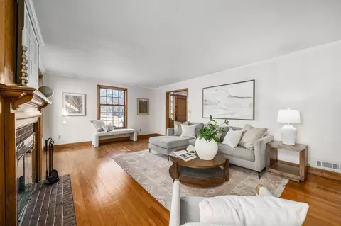 2731 E Broad St, Columbus, OH 43209 photo 7