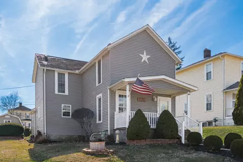 136 Hull St, Crooksville, OH 43731