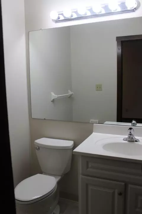 Bath - 390-404 Edinburgh Rd, Dublin, OH 43017 photo 1 of 1
