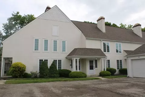 Exterior - 390-404 Edinburgh Rd, Dublin, OH 43017 photo 8 of 13