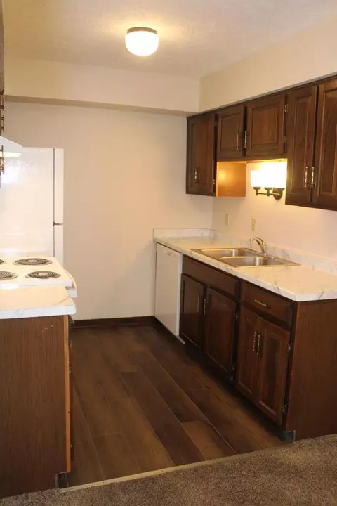 Kitchen - 390-404 Edinburgh Rd, Dublin, OH 43017 photo 4 of 4