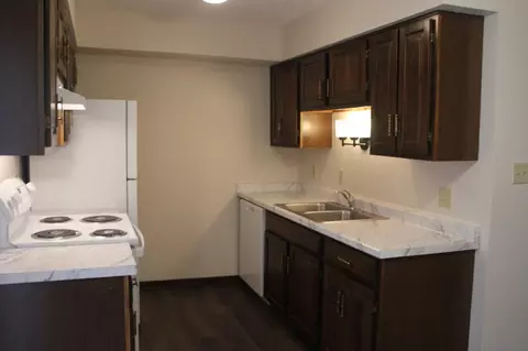 Kitchen - 390-404 Edinburgh Rd, Dublin, OH 43017 photo 3 of 4