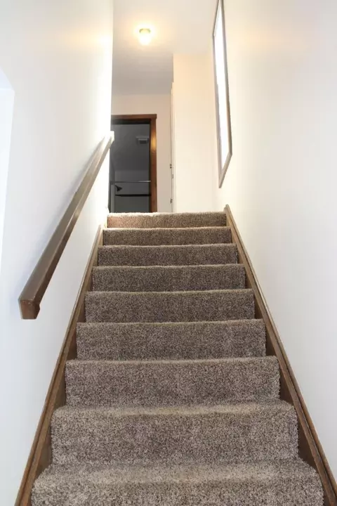 Entry Way - 390-404 Edinburgh Rd, Dublin, OH 43017 photo 2 of 3