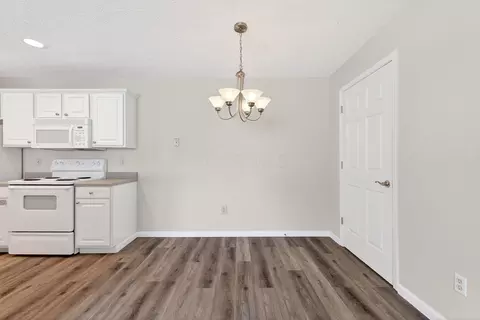 Dining - 5488 Cypress Chase, Columbus, OH 43228 photo 3 of 3