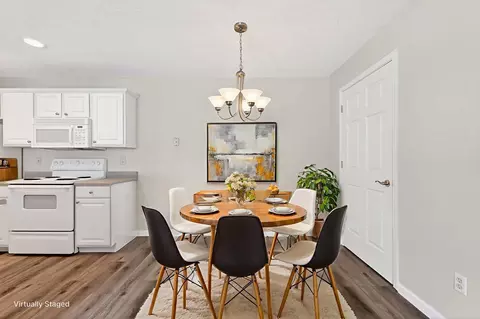 Dining - 5488 Cypress Chase, Columbus, OH 43228 photo 2 of 3