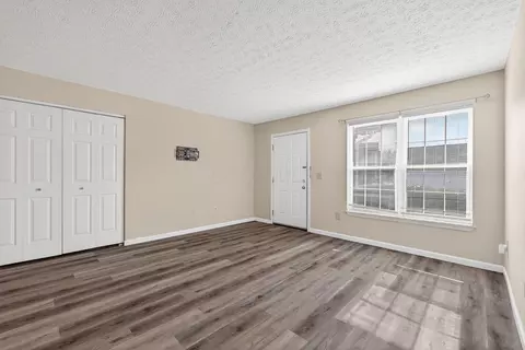 Living - 5488 Cypress Chase, Columbus, OH 43228 photo 5 of 7
