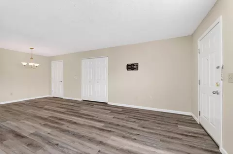 Living - 5488 Cypress Chase, Columbus, OH 43228 photo 4 of 7