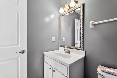 Bath - 5488 Cypress Chase, Columbus, OH 43228 photo 3 of 6