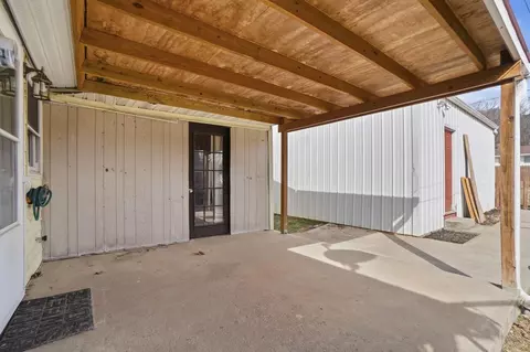 Exterior - 1030 3rd St, Logan, OH 43138 photo 5 of 9