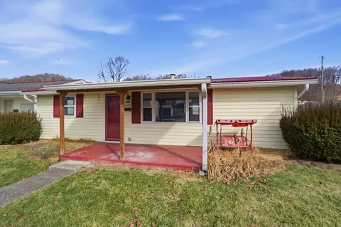 1030 3rd St, Logan, OH 43138