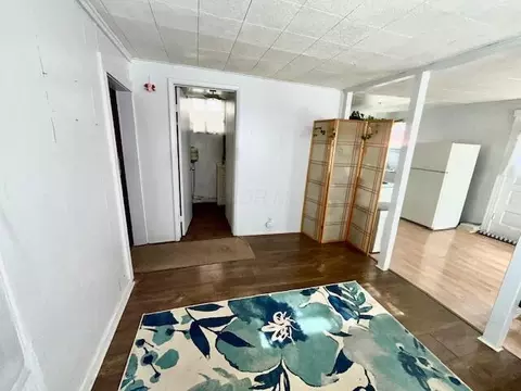 Entry Way - 32 2nd St, Lancaster, OH 43130 photo 1 of 2