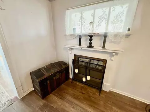 Entry Way - 32 2nd St, Lancaster, OH 43130 photo 2 of 2