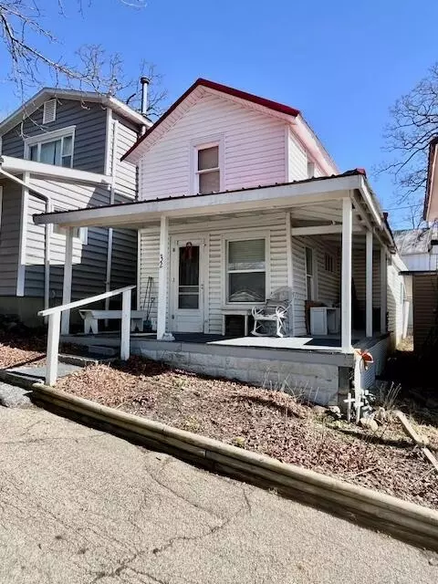 Exterior - 32 2nd St, Lancaster, OH 43130 photo 2 of 5