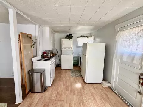 Kitchen - 32 2nd St, Lancaster, OH 43130 photo 1 of 2