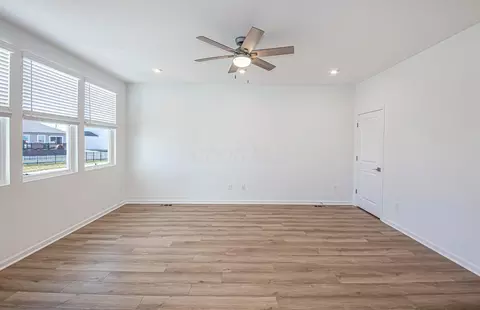 Living - 538 Penwell Dr, Delaware, OH 43015 photo 1 of 3