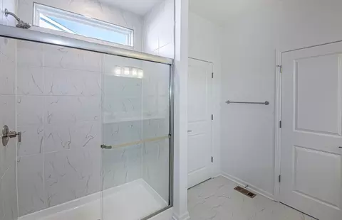 Bath - 538 Penwell Dr, Delaware, OH 43015 photo 2 of 3