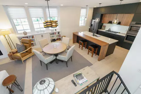 564 Lathrop St, Columbus, OH 43206