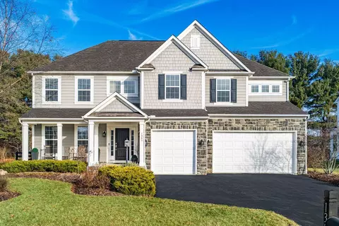 1323 Swanton St, Lewis Center, OH 43035