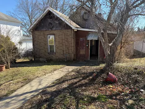222 Elizabeth St, New Lexington, OH 43764