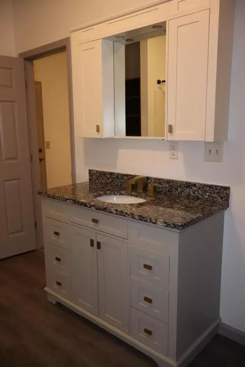 Bath - 1914 Bronx Corner Rd, Ray, OH 45672 photo 1 of 4