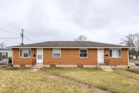 696-698 Kirkwood Dr, West Jefferson, OH 43162