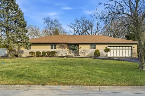 3900 Hillview Dr, Columbus, OH 43220